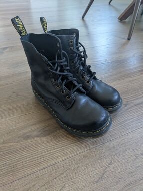Ladies 7 Dr. Martens Black Leather Lace-Up Boots